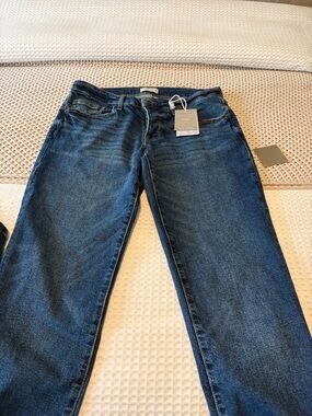 Straight-Leg Women's Jeans in Dark Blue Denim